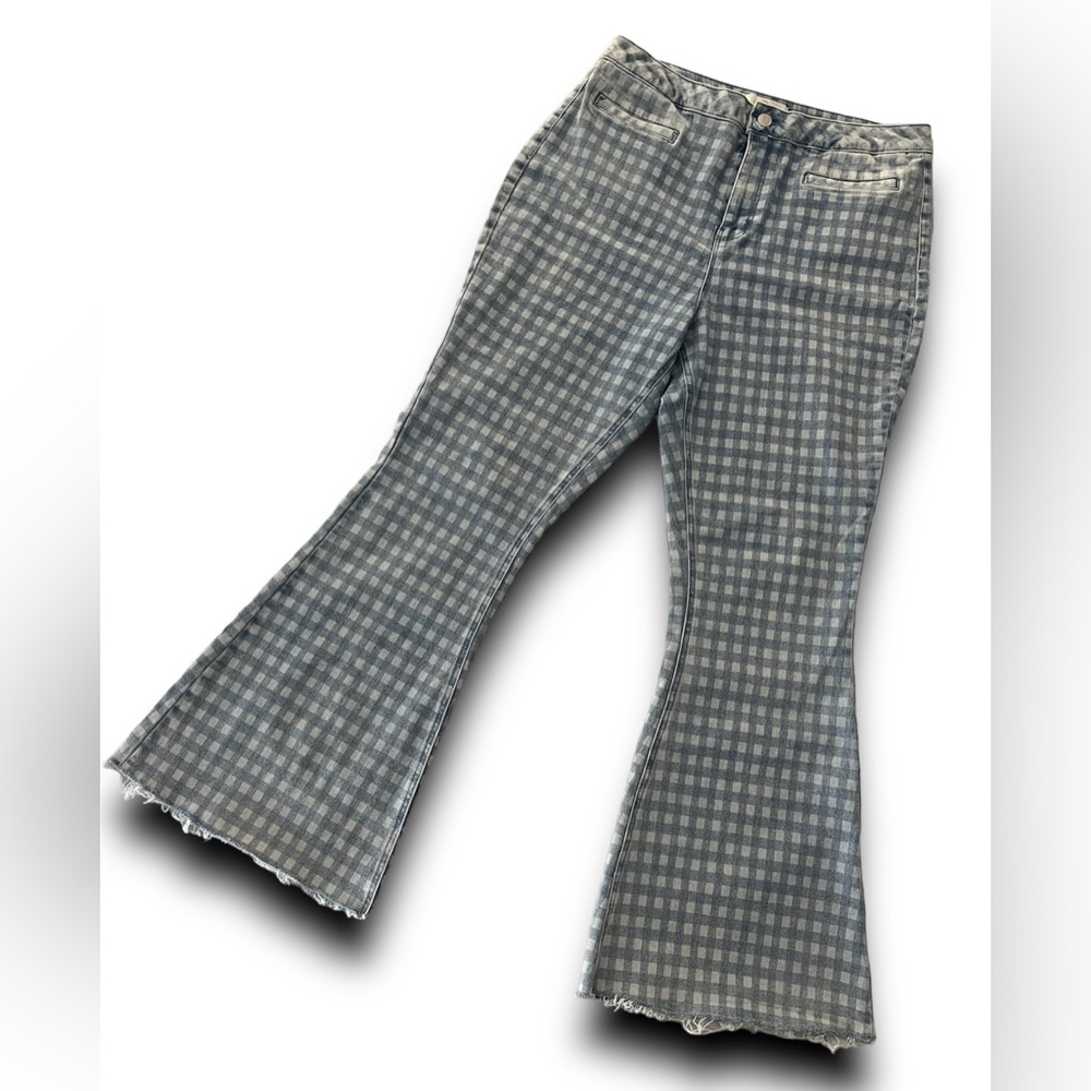 1946 High Rise Distressed Hem Flare Denim